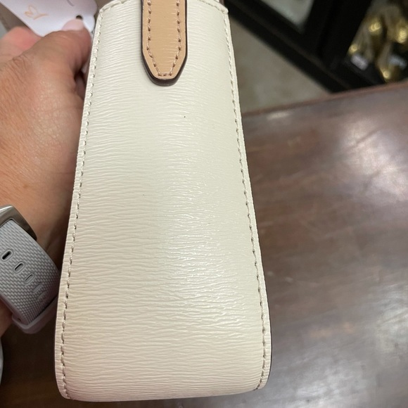 DKNY PRINT BAG - Picture 5 of 9